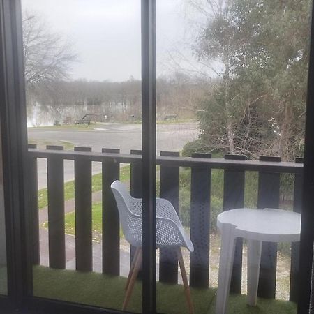 Studio Tout Confort Au Bord Du Lac D'Estey Apartment Дакс Екстериор снимка